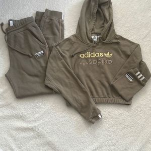 COPY - Adidas Two Piece sweats outfit